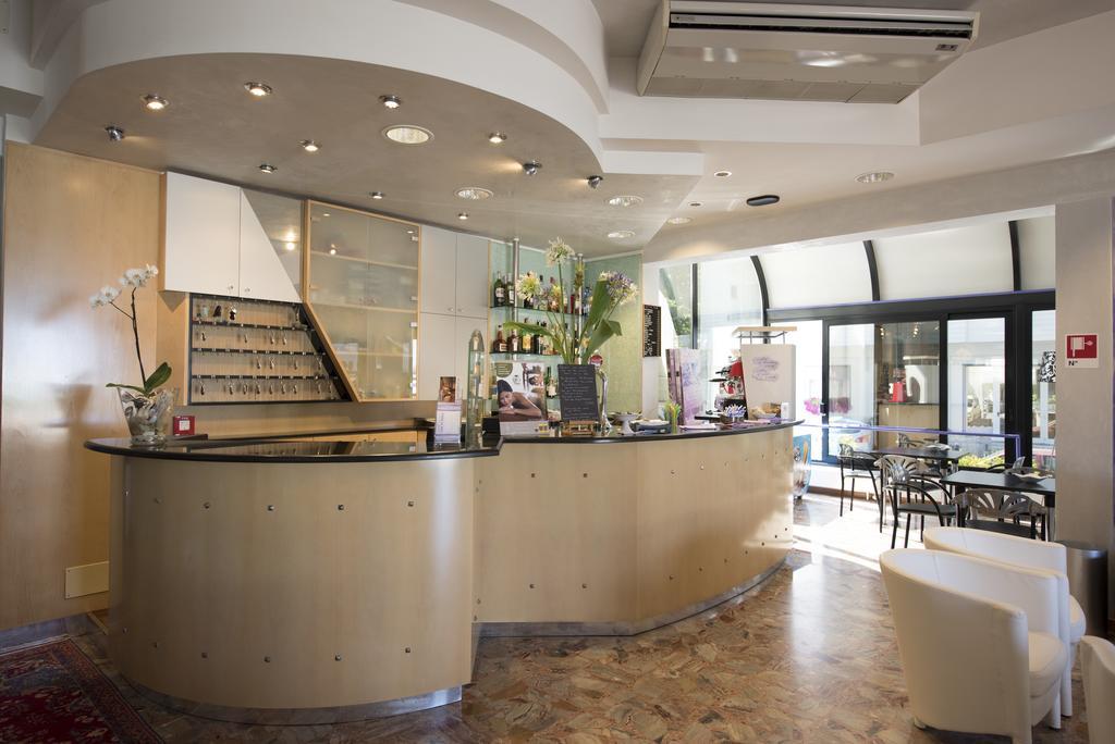 Hotel Iride & Spa Cesenatico Extérieur photo